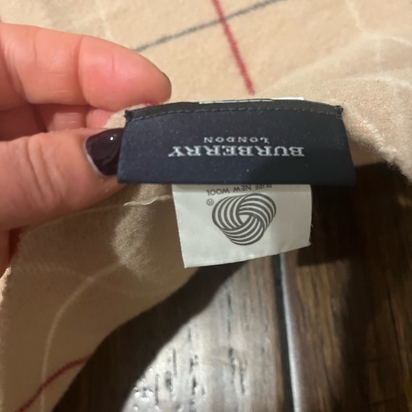 Burberry blanket scarf - Picture 2 of 3